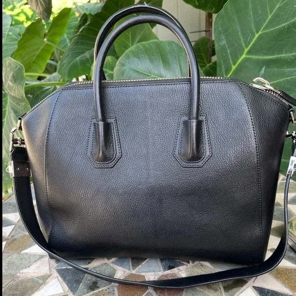 Givenchy Antigona black grained leather bag - Picture 2 of 10